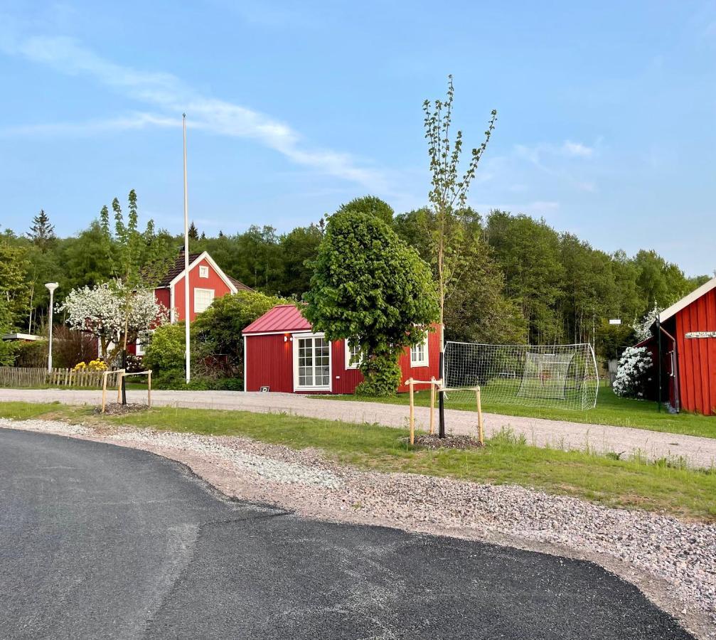 Lyckan - Minihus I Lantlig Miljoe Ulricehamn Exterior foto